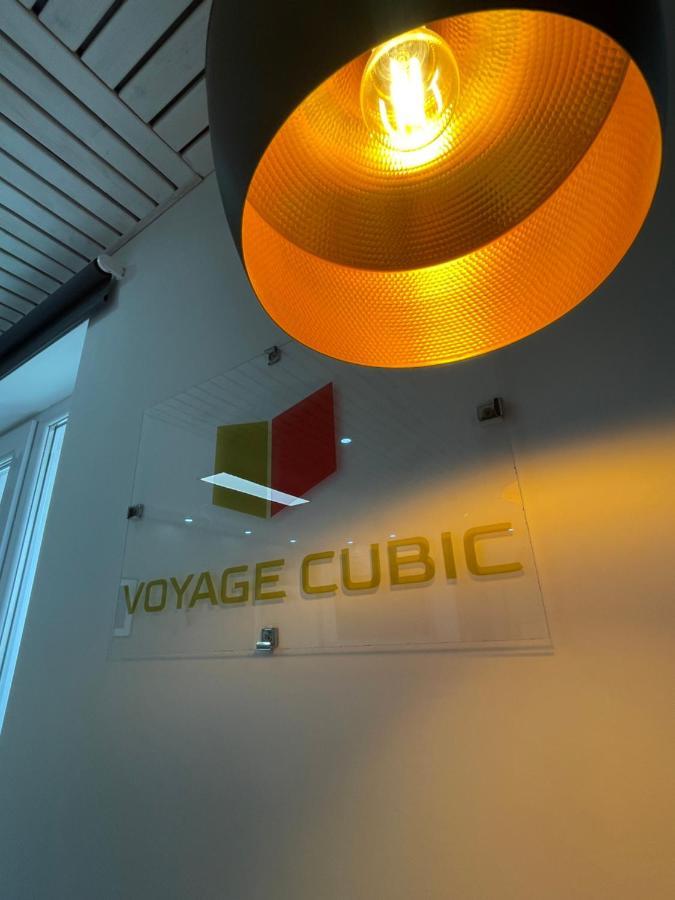 Appartement Voyage Cubic Adults Only à Sibiu Extérieur photo